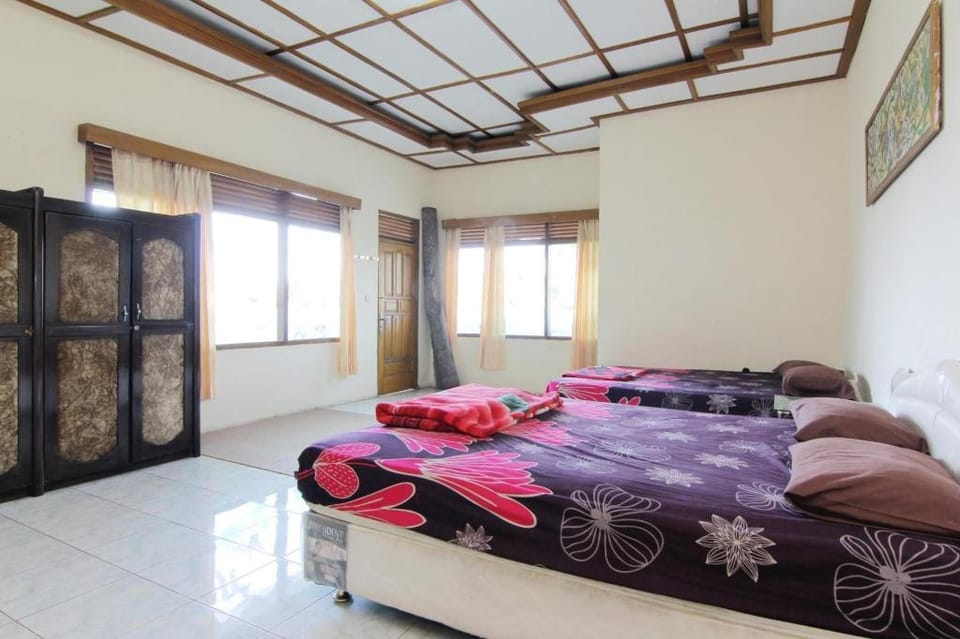 Villa Penginapan Purnama Bed and Breakfast in West Java