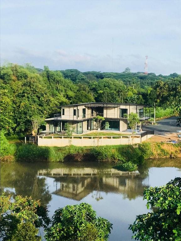 Ban Suan Lung Oz Deluxe Apartment in Thailand