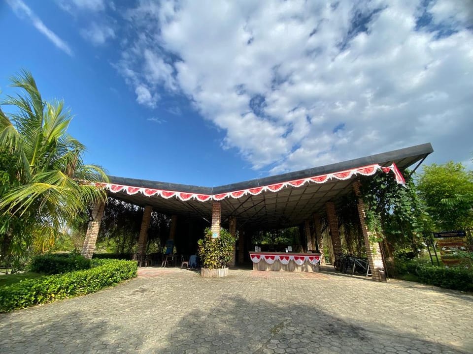 DBambooKamp Desa Wisata Ekang Luxury tent in Teluk Sebong