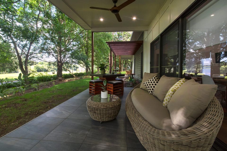 Bower63, Where Hinterland Birdsong Welcomes You Vacation rental in Maleny