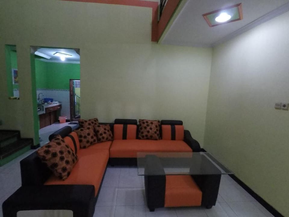 Dhika Adventure - Hostel & Travel Hostel in East Java
