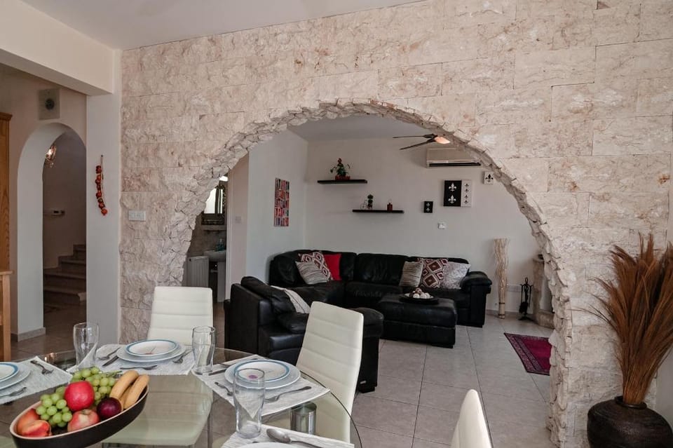 Villa Puccini - luxury villa with private pool Villa in Peyia