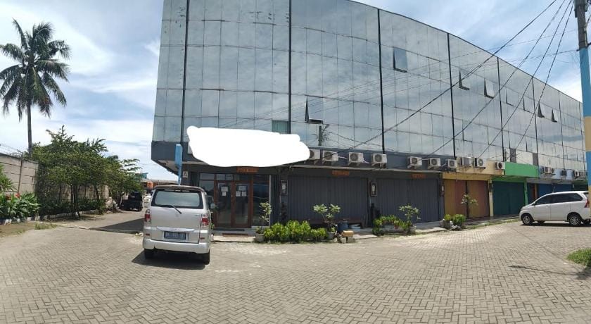 Hotel Mama Syariah at Ruko Kutajaya Apartment in West Java