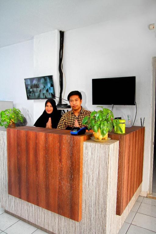 Hotel Mama Syariah at Ruko Kutajaya Apartment in West Java