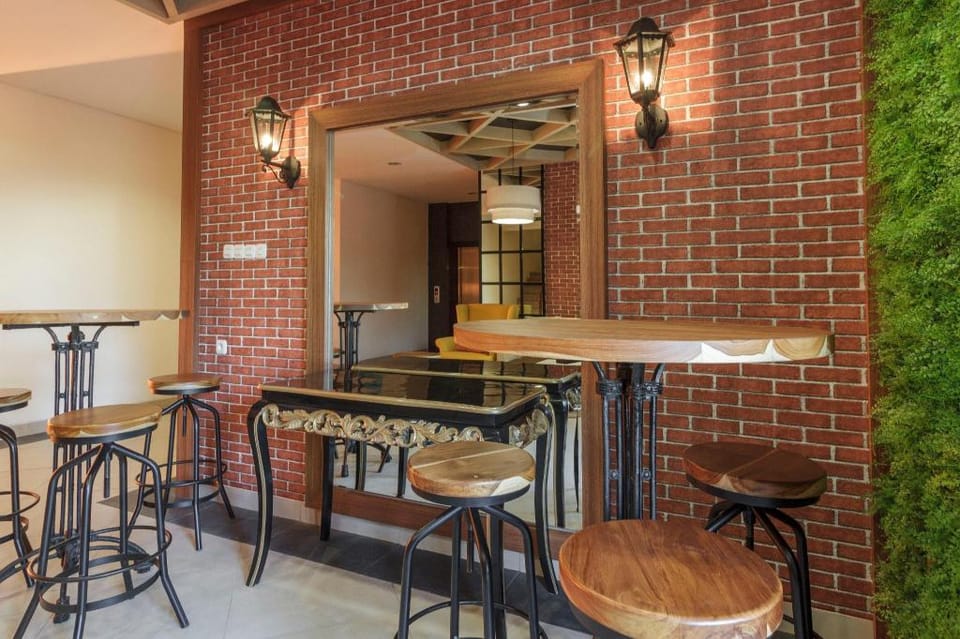 RedDoorz Plus @ CBD Bintaro Bed and Breakfast in Jakarta