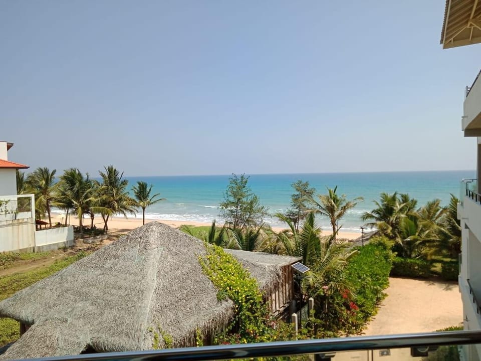 1-2-3 Oceanfront Condo Apartment in Sri Lanka