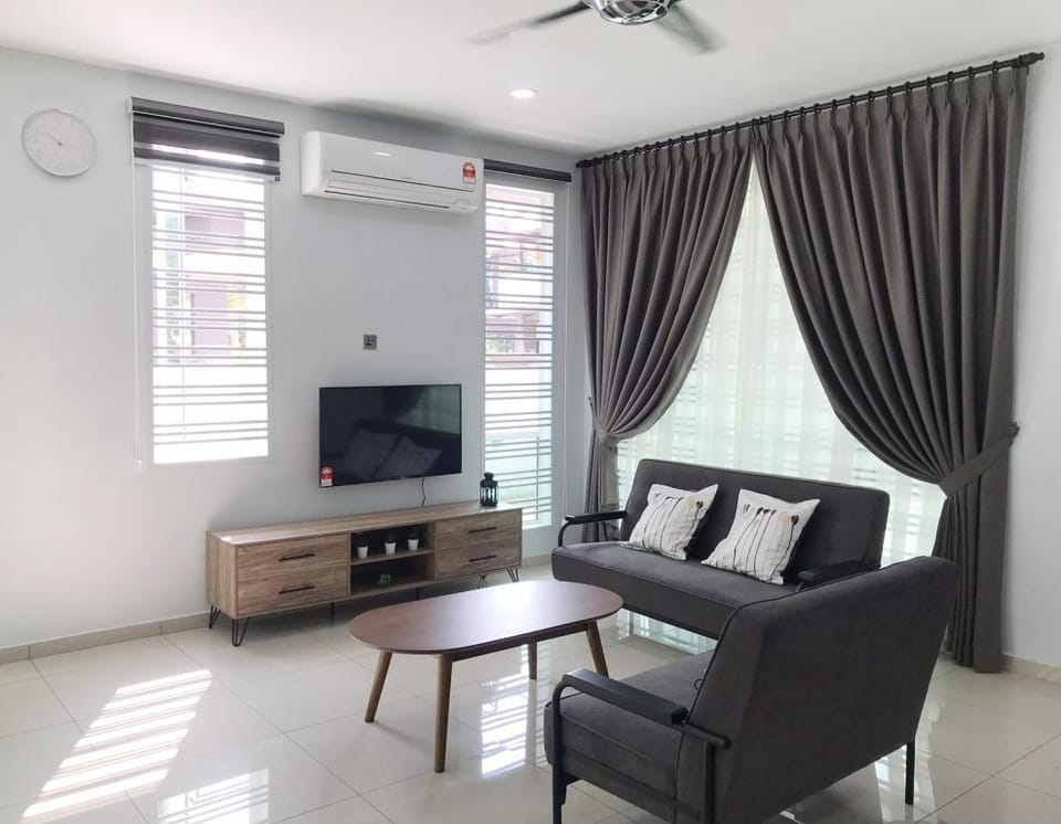 J.J HomeStay (Jln Salleh Muar  Near TF Value Mart) Vacation rental in Johor