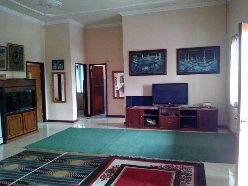 Homestay Cimaur Villa in West Java