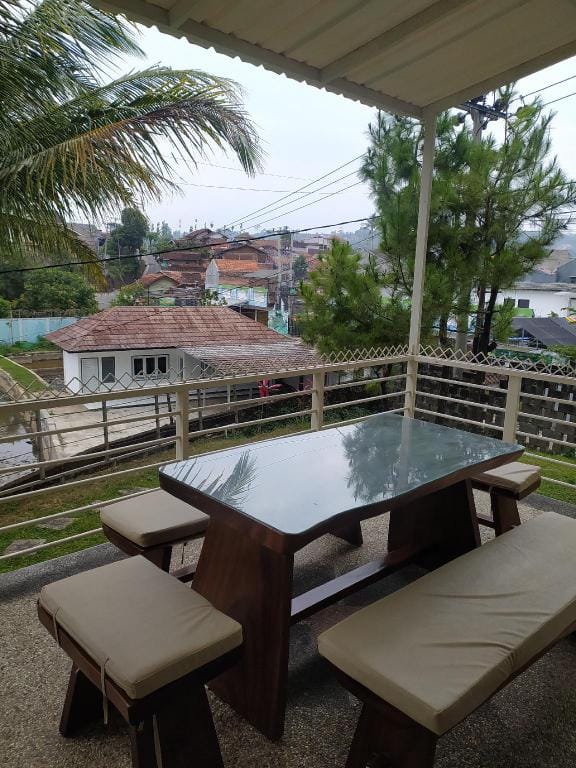 KANAYA Villa 2 Lantai B07 Vacation rental in West Java