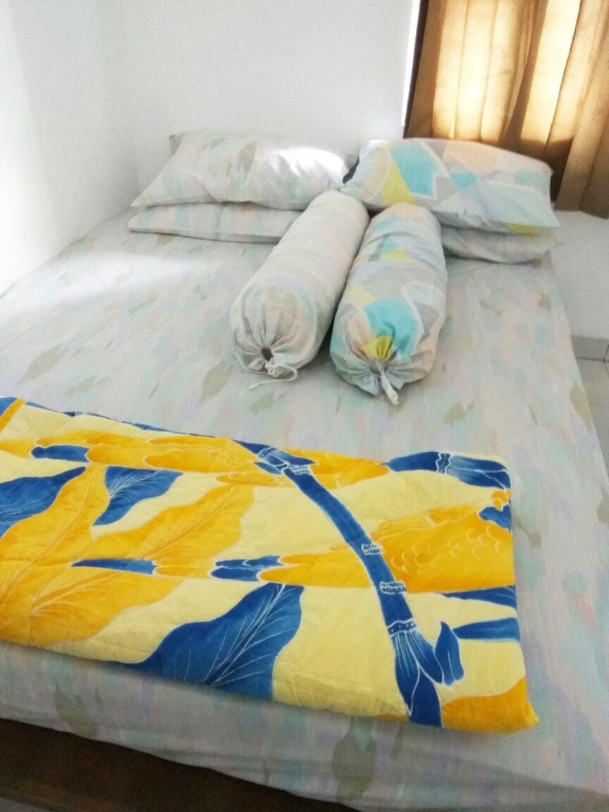 Familly room, tempat menginap yang pas Villa in West Java
