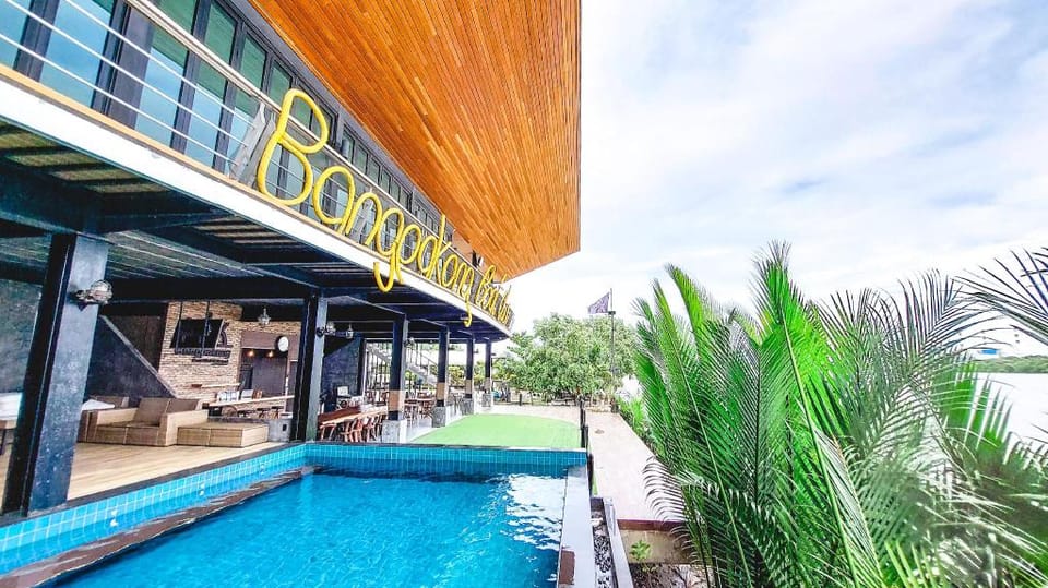 Bangpakong Boat Club Docked boat in Chon Buri Changwat