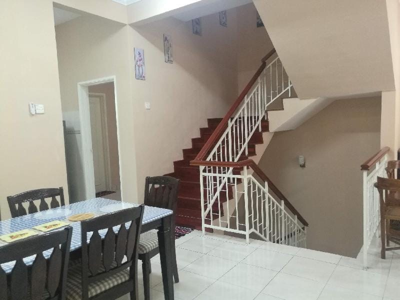 Relaxing & Comfy Puteri 6 Homestay Vacation rental in Subang Jaya