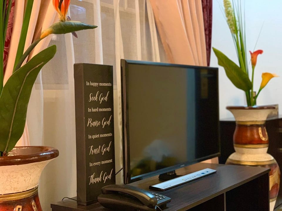 Modern Italian-Inspired Vacation House! Vacation rental in Calabarzon