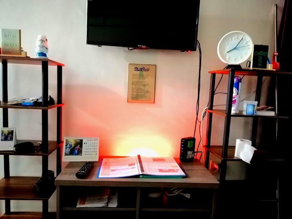 Safe-Transient at Paranaque with WIFI +Netflix .v3 Apartment in Pasay