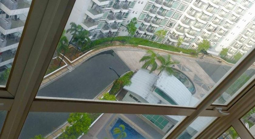 CF10C  Condominium @The Parkside Villas Apartment in Pasay