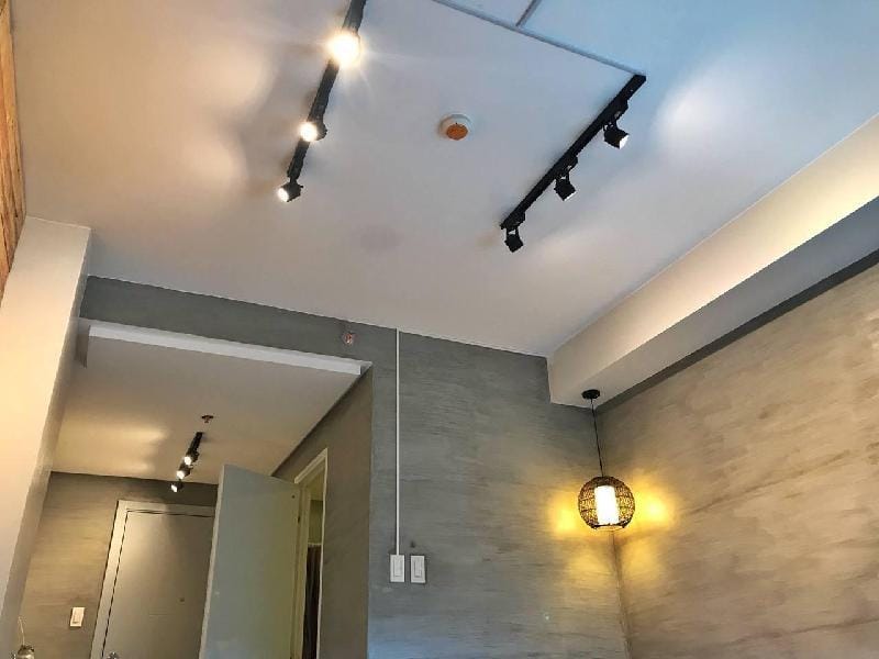 A P2499 Industrial Japanese Condo w/55 TV,NETFLIX Apartment in Quezon City