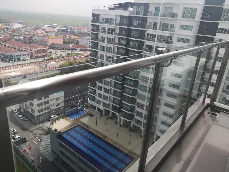 PaddySunrise 142 @ 高楼［看稻田］阳台 Apartment in Selangor, Malaysia