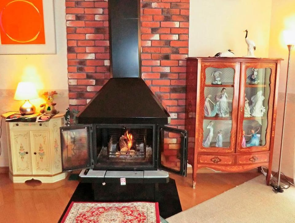 Guest House Itoh 丘の上白亜の洋館風別荘静かな小さなお宿１組限定２名様～最大6名まで Vacation rental in Hokkaido Prefecture