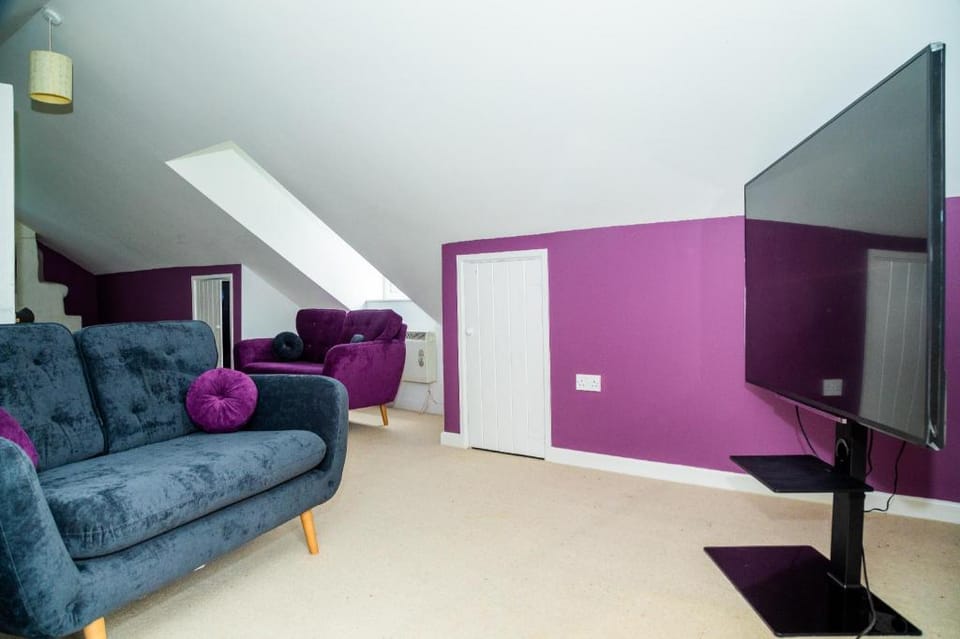 Amazing house- woodlands, gardens & near beaches Vacation rental in England