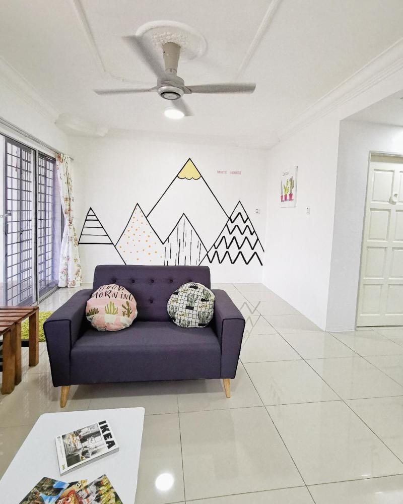 **NEW YEAR PROMO** White HomeStay [ENTIRE UNIT] Vacation rental in Pahang, Malaysia