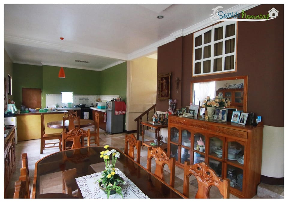 Seaside Homestay CL Apartment in Central Visayas