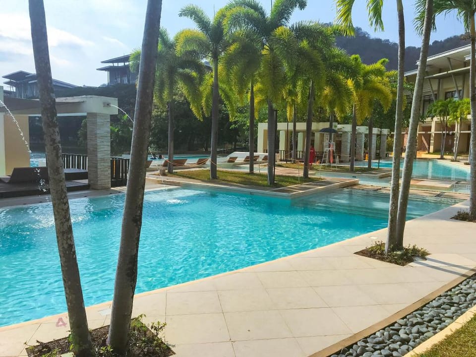 Bonifacio 1BR Unit - Pico De Loro Hamilo Coast Apartment in Nasugbu