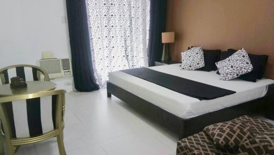 Pico de Loro Two Bedroom Jacana 315B Apartment in Nasugbu