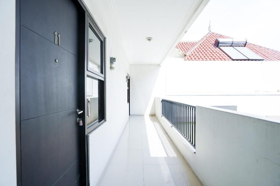 OYO 1986 Airdas Hotel in Surabaya