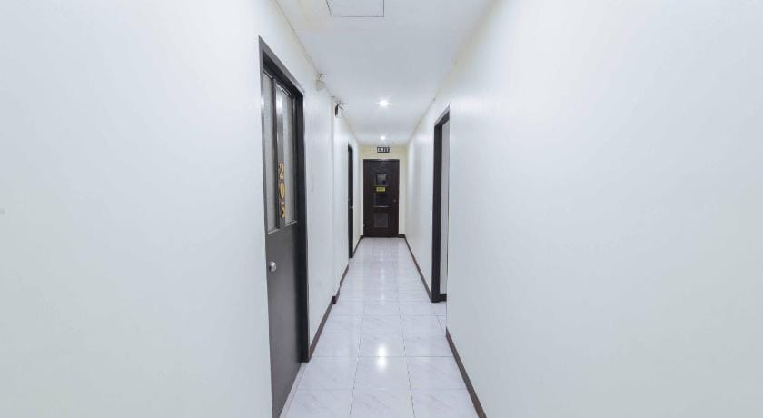 RedDoorz @ Ledesco Avenue Lapaz Iloilo Hotel in Iloilo City