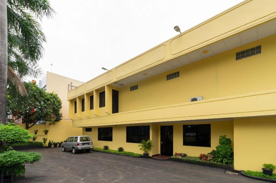 RedDoorz Plus near Ancol Hotel in Jakarta