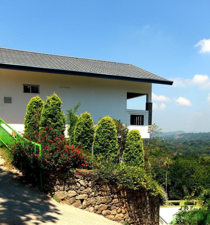 Blossom Hill Hotel in Kerala