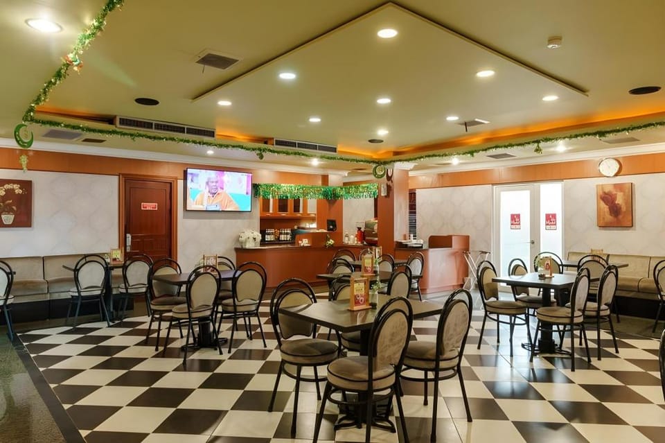 RedDoorz Plus near Dunia Fantasi Ancol Hotel in Jakarta