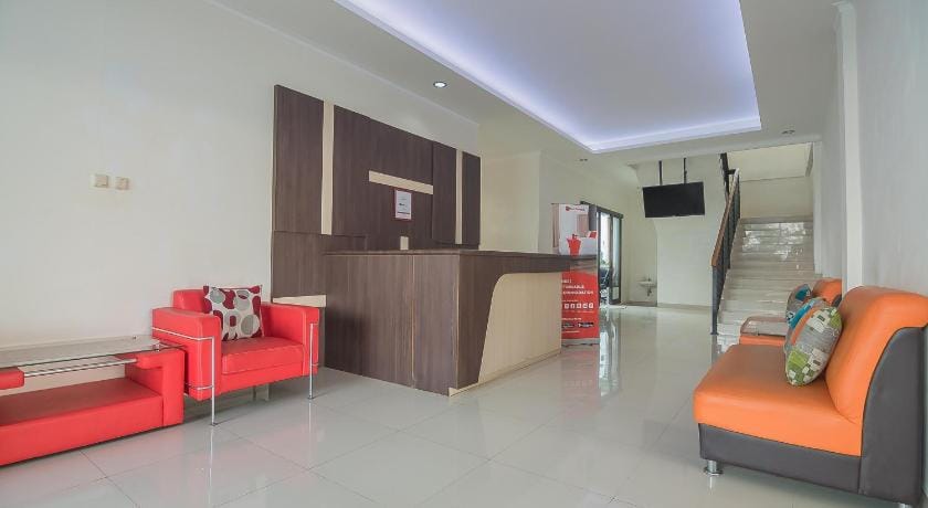 RedDoorz Syariah @ Sarongge Cianjur Hotel in West Java