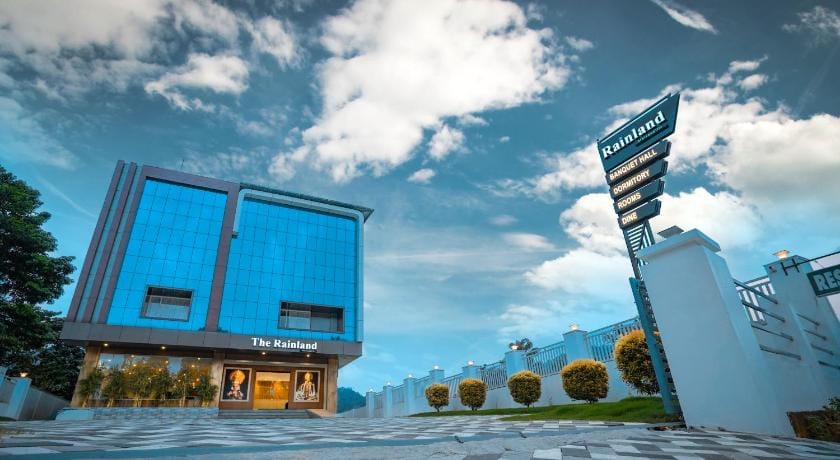 Athirappilly Rainland Resort Hotel in Kerala