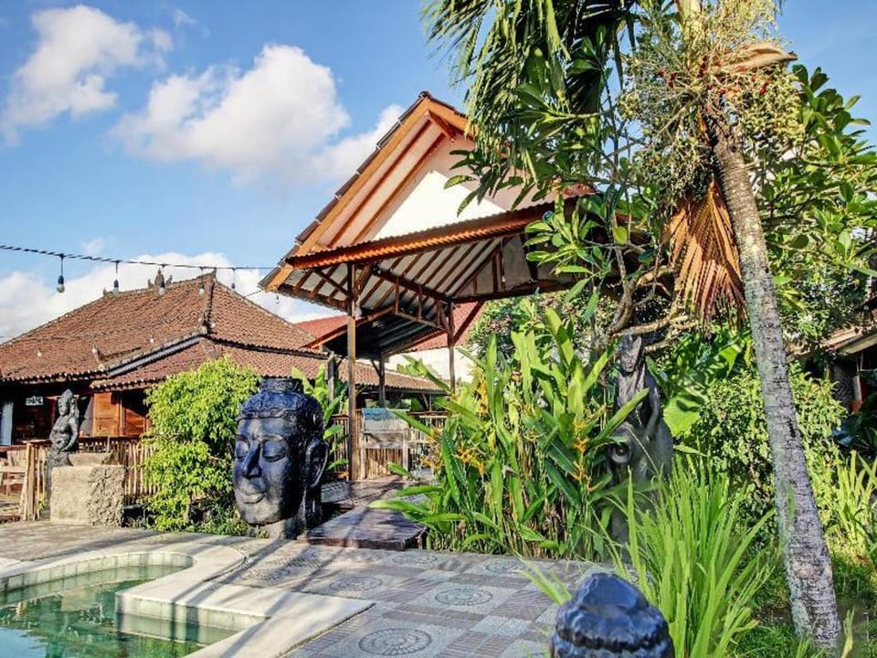 Capital O 91688 Bhumiloka Hotel in North Kuta
