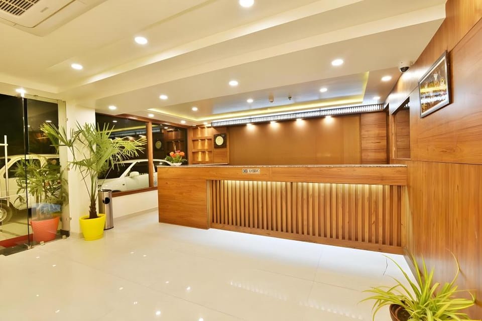 Ashapuri Residency Manali - A Centrally Heated and Air Conditioned Hotel Hotel in Manali