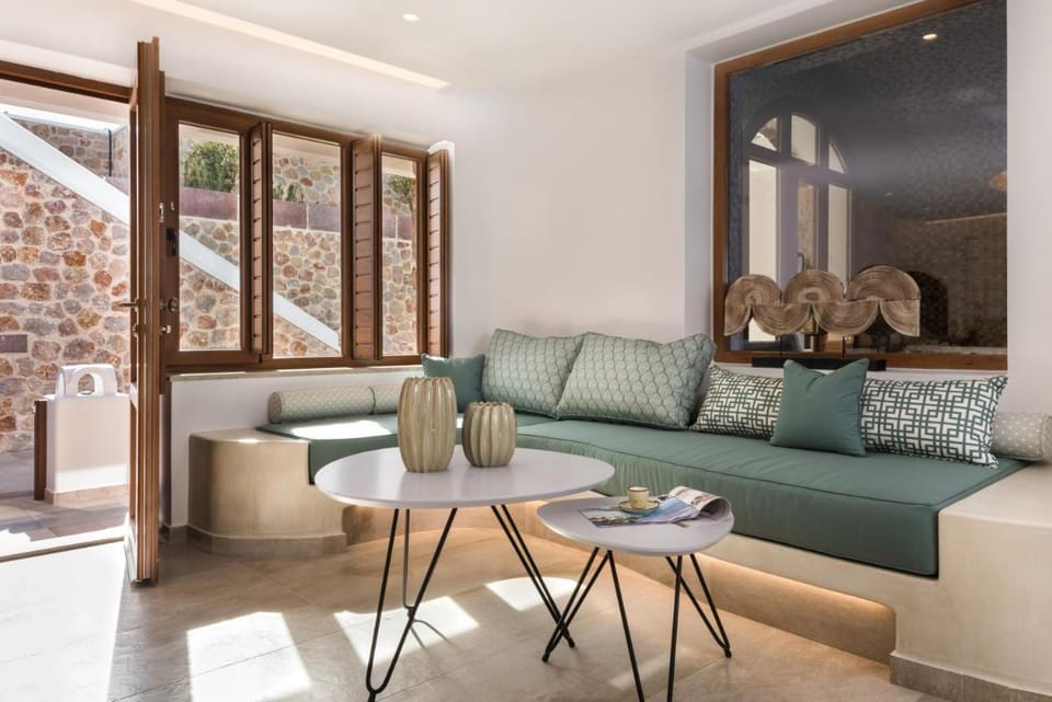 Marvarit Suites Hotel in Mesaria