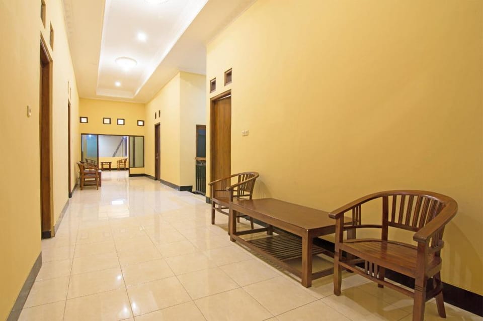 OYO 931 Dara Dewi Homestay Hotel in Yogyakarta