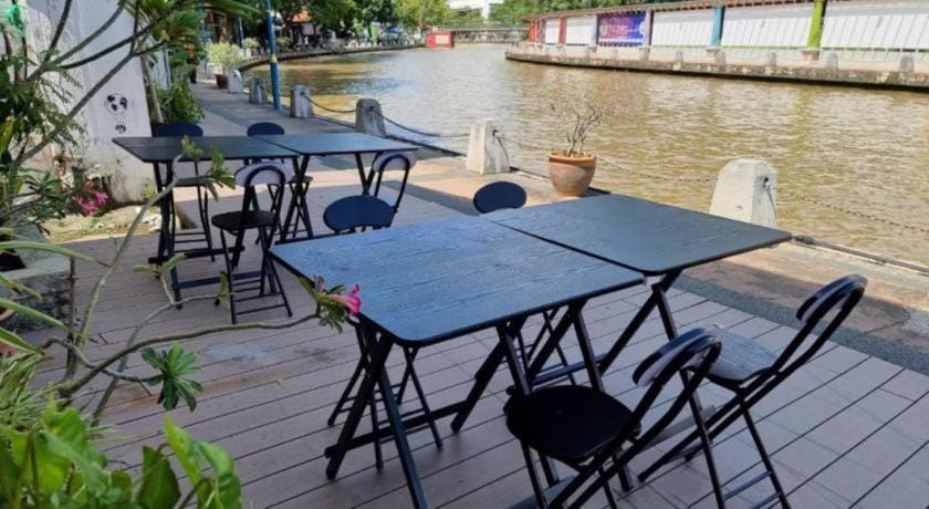 Vspace Guesthouse Capsule & Cafe Hotel in Malacca