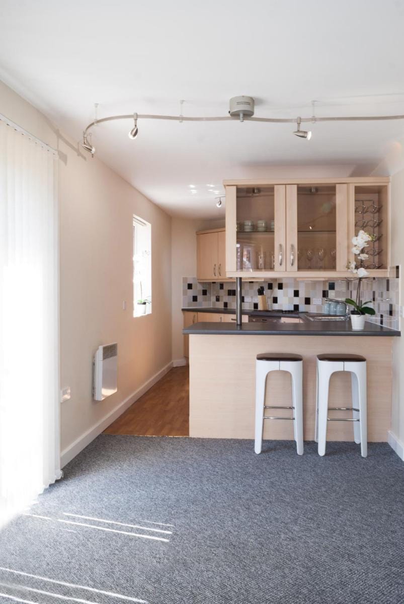 Chestnut Contractor Stays Apartment in England
