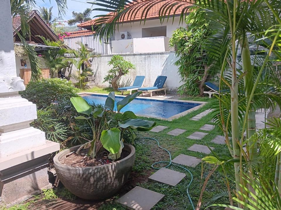 Adore guesthouse Bed and Breakfast in Abang