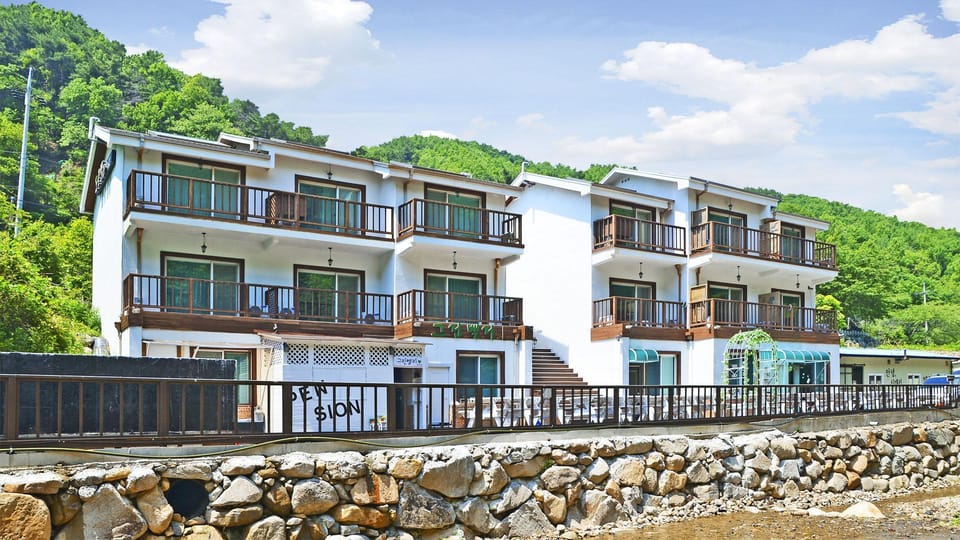 Gyeongju Green Valley Spa Pension Bed and Breakfast in South Korea