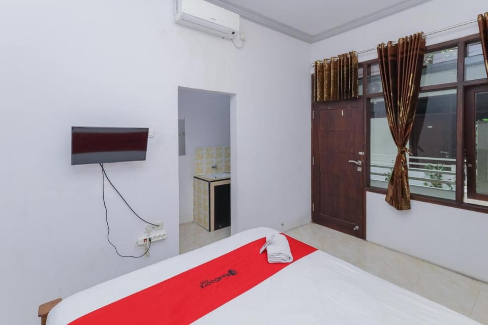 Griya Nina Syariah Bed and Breakfast in Surabaya