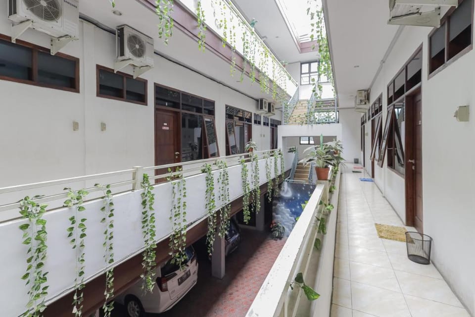 Griya Nina Syariah Bed and Breakfast in Surabaya