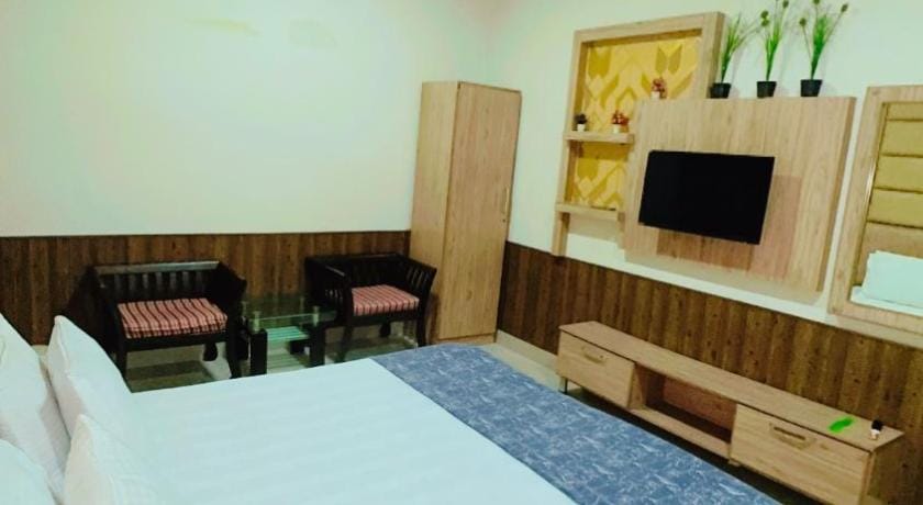 E-Town Rooms Hotel in Karachi