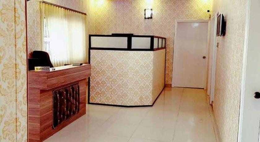 E-Town Rooms Hotel in Karachi