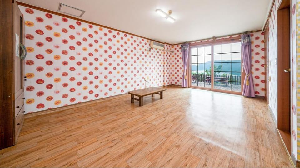 geoje mangyang pension Bed and Breakfast in South Korea