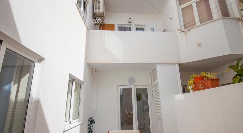 C10 - Lagos Center Apartment Apartment in Lagos