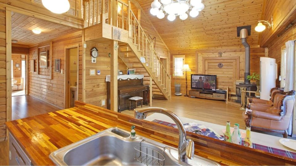 Hwacheon Parprika Yellow Pension Bed and Breakfast in Gyeonggi-do