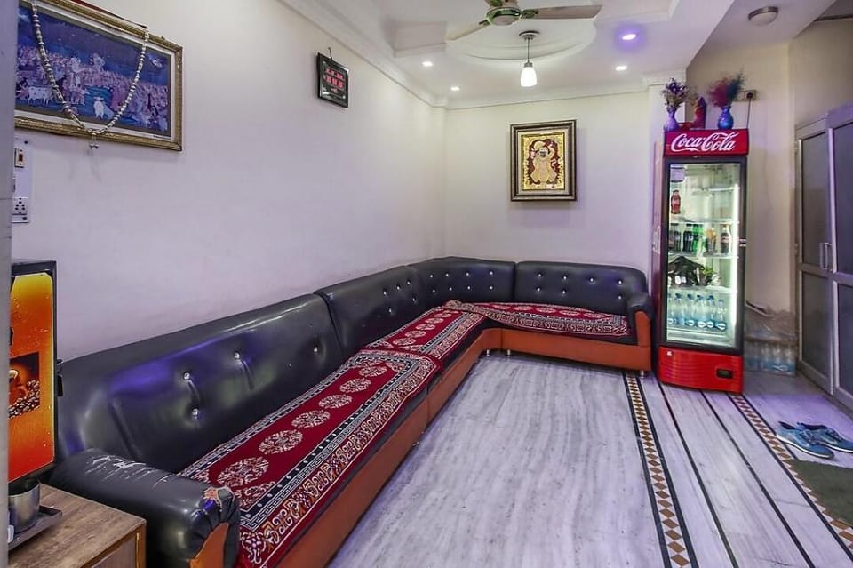 Giriraj kripa Hotel in Uttar Pradesh